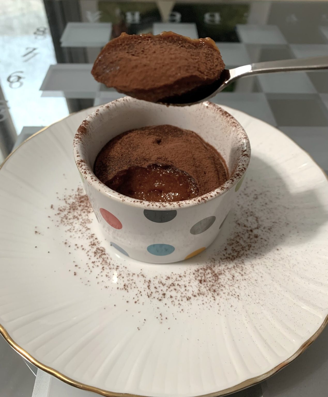 Per l'importante contenuto in fibre è un ottimo rimedio naturale contro la stitichezza con proprietà lassative. A partire dalla metà del mese di ottobre e per tutto novembre puoi gustare un budino di cachi autunnale_Percorso Nutrizione