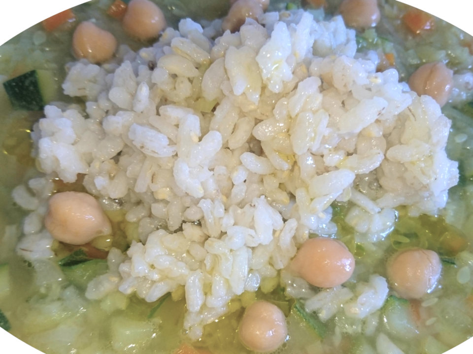 Zuppa di porro e zucchine con riso e ceci