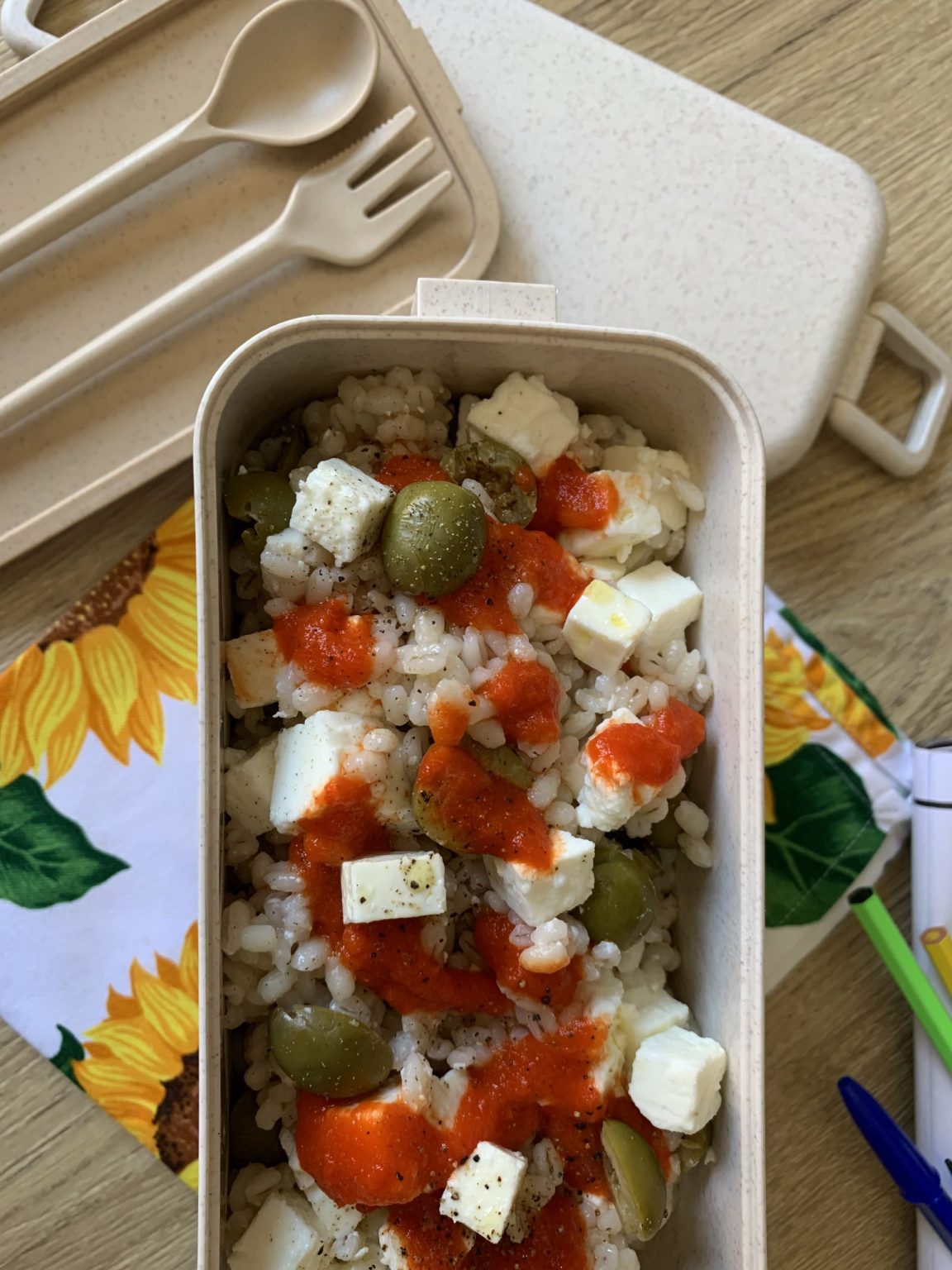 Orzo con peperoni e feta